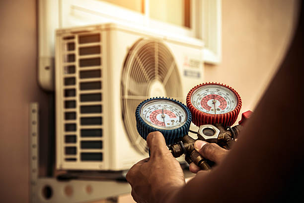 Professional Hvac technician working in Sherwood, OH